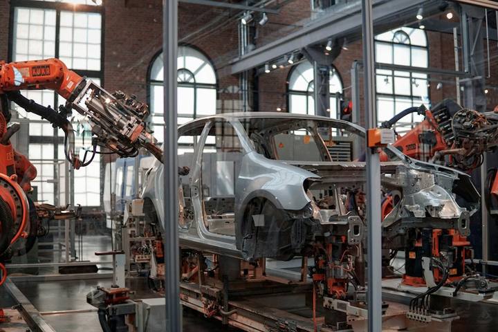 Roboter in der Karosseriefertigung